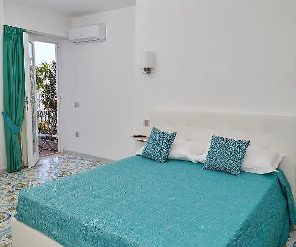 Malafemmena 3* 卡普里