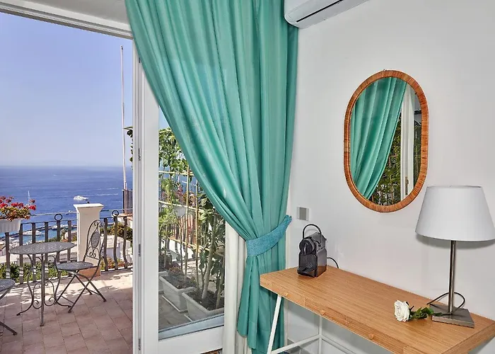 Malafemmena Guest house 3*